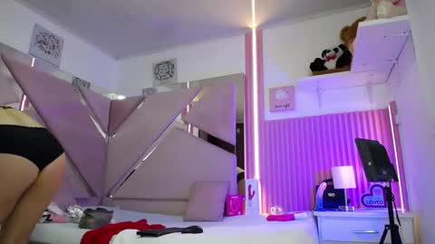 Chloe  online show from May 29, 2026, 1:20 pm