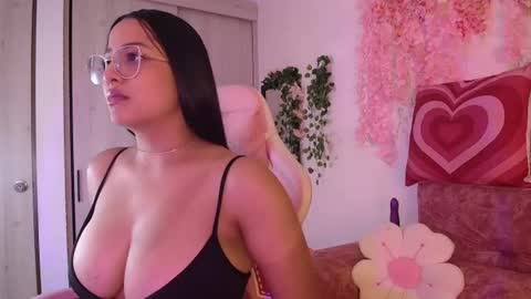chloe__moon_ online show from June 19, 2026, 4:17 am