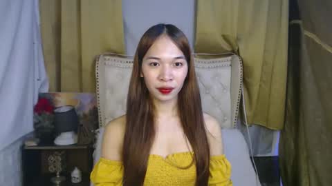 chloe_bilat online show from November 13, 2025, 11:36 pm