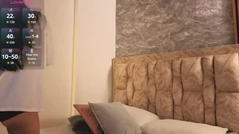 chloe_bluee_ online show from May 26, 2026, 11:17 am