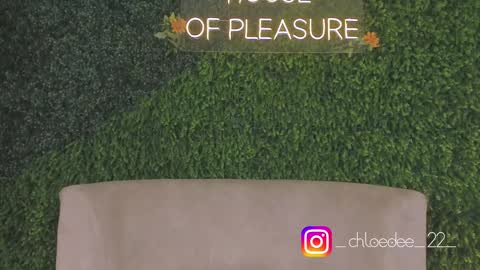 Chloe online show from September 28, 2025, 12:10 pm