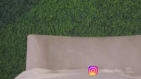 Chloe online show from October 4, 2025, 11:19 am