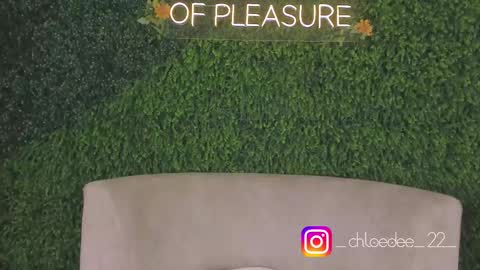 Chloe online show from October 9, 2025, 12:03 pm