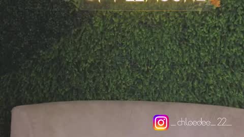 Chloe online show from October 17, 2025, 11:24 am