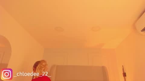 Chloe online show from January 15, 2026, 8:19 am