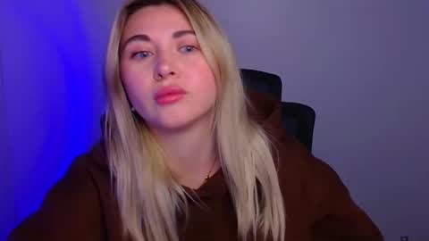 Snapshot of chloe_diva chatting on November 19, 2025, 9:20 am Chloe online show from November 19, 2025, 9:20 am