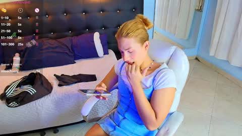 Snapshot of chloe_goddes chatting on December 13, 2024, 8:47 pm CHLOE online show from December 13, 2024, 8:47 pm