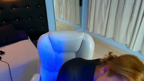 Snapshot of chloe_goddes chatting on December 21, 2024, 1:15 am CHLOE online show from December 21, 2024, 1:15 am