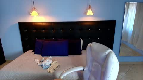 Snapshot of chloe_goddes chatting on December 23, 2024, 8:47 pm CHLOE online show from December 23, 2024, 8:47 pm