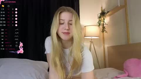 Snapshot of chloe_guidry chatting on February 16, 2025, 3:15 am Arianaa Mourrr online show from February 16, 2025, 3:15 am