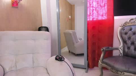 chloe_luxury online show from May 21, 2026, 2:46 pm