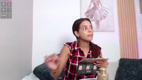 chloe_peach_ online show from February 4, 2026, 12:11 pm