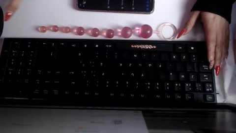 chloe_smith5 online show from September 19, 2025, 2:29 pm