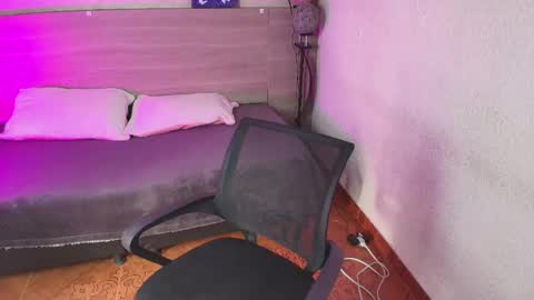 chloe_stark_ online show from May 20, 2026, 12:22 pm