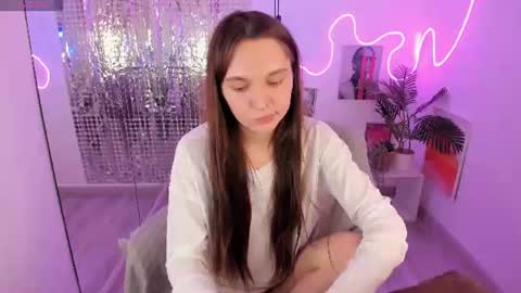 Snapshot of chloe_sunny chatting on July 3, 2026, 6:20 am Chloe online show from July 3, 2026, 6:20 am