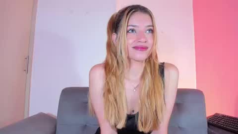 Snapshot of chloe_sweet7 chatting on September 24, 2025, 10:57 pm Chloe Miller online show from September 24, 2025, 10:57 pm