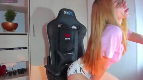 Snapshot of chloe_sweet7 chatting on November 5, 2025, 10:32 pm Chloe Miller online show from November 5, 2025, 10:32 pm