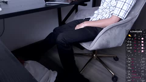 cloe online show from December 1, 2024, 6:08 pm