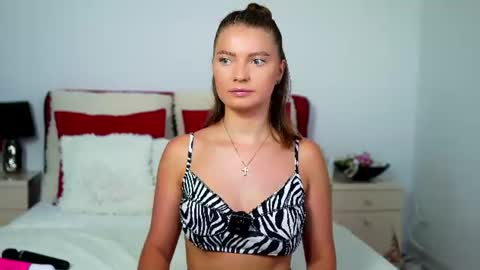 Chloe online show from July 17, 2026, 6:20 am