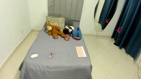 Snapshot of chloeharlan_ chatting on March 4, 2026, 1:00 am Laura independent model online show from March 4, 2026, 1:00 am