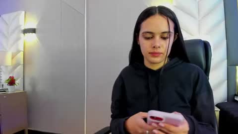 Snapshot of chloeharper_ chatting on June 22, 2026, 11:40 am Chloe Harper online show from June 22, 2026, 11:40 am