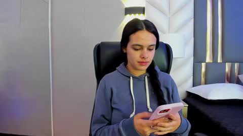 Snapshot of chloeharper_ chatting on June 25, 2026, 11:48 am Chloe Harper online show from June 25, 2026, 11:48 am