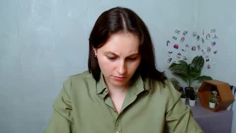 Chloe online show from January 5, 2026, 5:27 pm