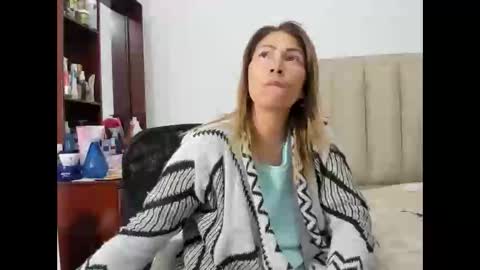 Snapshot of chloemiller__ chatting on January 14, 2025, 1:58 am chloemiller online show from January 14, 2025, 1:58 am