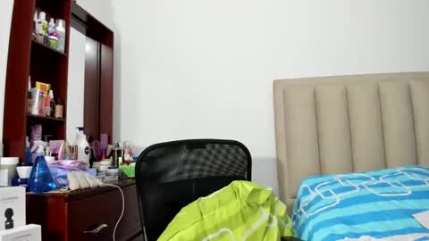 Snapshot of chloemiller__ chatting on February 28, 2025, 11:34 pm chloemiller online show from February 28, 2025, 11:34 pm