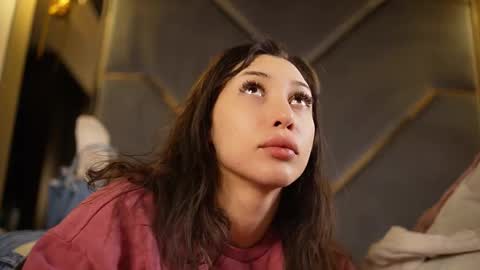 chloemin_ online show from March 3, 2026, 9:37 am