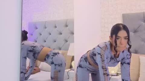 C H L O E  M O O N online show from March 25, 2026, 12:00 pm