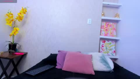 Chloe  online show from May 5, 2026, 7:55 pm