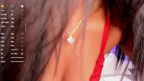 CHLOE  online show from November 8, 2025, 12:44 am