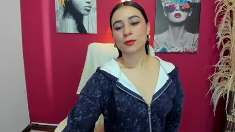 ChloeTurner  online show from February 11, 2025, 4:35 pm