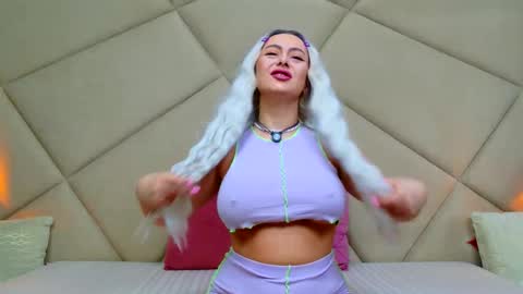 Chloe Vee online show from February 14, 2026, 6:10 am