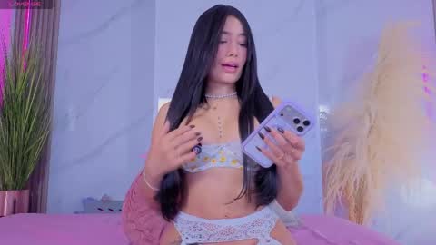 Chlooe online show from April 15, 2026, 2:18 am