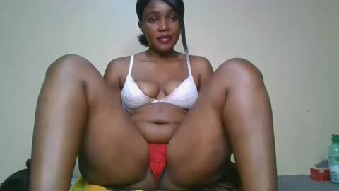 Snapshot of choco_baeb chatting on February 14, 2025, 12:36 pm nei online show from February 14, 2025, 12:36 pm