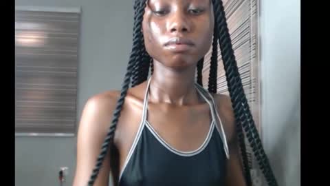 choco_petitqueen online show from November 7, 2025, 7:19 am