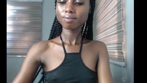 choco_petitqueen online show from November 25, 2025, 7:52 am