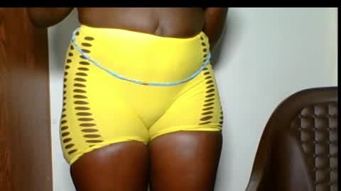 Snapshot of chocolate_queen25 chatting on November 4, 2025, 3:44 pm chocolate queen25 online show from November 4, 2025, 3:44 pm