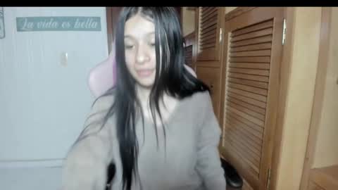  Laura  online show from December 26, 2024, 6:22 pm