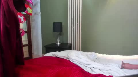  Laura  online show from February 11, 2025, 4:46 pm