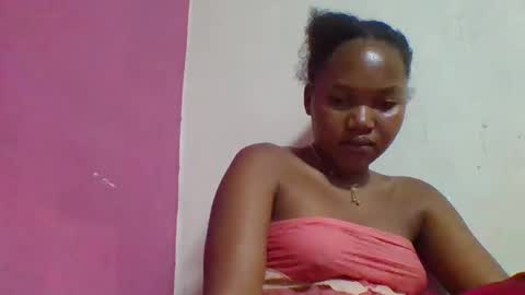 Snapshot of chololatblonde chatting on February 27, 2026, 10:32 pm chololatblonde online show from February 27, 2026, 10:32 pm