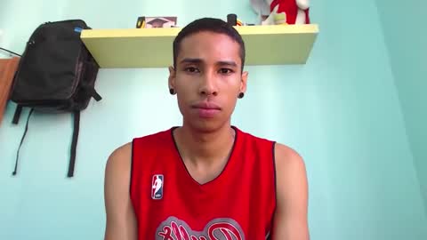 Andrew online show from December 19, 2025, 7:54 pm