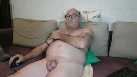 chrichri online show from November 16, 2025, 3:39 pm