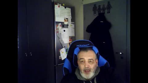 Chris online show from November 8, 2025, 12:38 pm