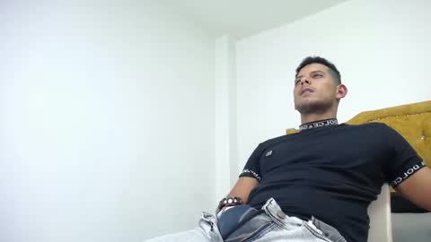 chris_dick2 online show from May 17, 2026, 4:43 am