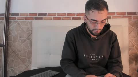 Snapshot of chris_kizz chatting on December 7, 2024, 11:29 am chris_kizz online show from December 7, 2024, 11:29 am