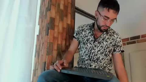 Snapshot of chris_kizz chatting on December 9, 2024, 11:26 am chris_kizz online show from December 9, 2024, 11:26 am