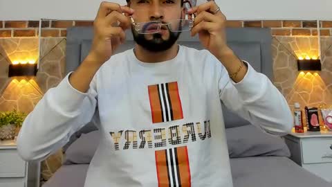 Snapshot of chris_kizz chatting on December 19, 2024, 3:29 am chris_kizz online show from December 19, 2024, 3:29 am